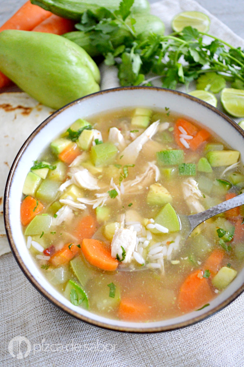 CONSOME DE POLLO (X LT)